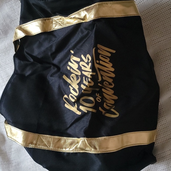 Zumba Fitness Zumba Convention 10 Year Anniversary Black n Gold Duffel Bag - Picture 4 of 8